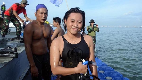 Lihat Lagi Beratnya Perjuangan Serda Archia Taklukkan Selat Sunda