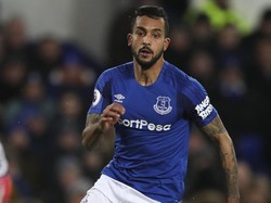 Walcott Antusias Sambut Derby Merseyside Pertamanya