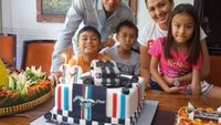 Serunya! 10 Momen Ketika Darius Menikmati Makan Bersama Keluarga