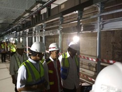 Masuk Terowongan, Jokowi Cek Proyek MRT