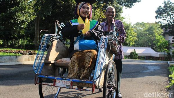 Foto: Becak Ayah Membawa Raeni Keliling Dunia