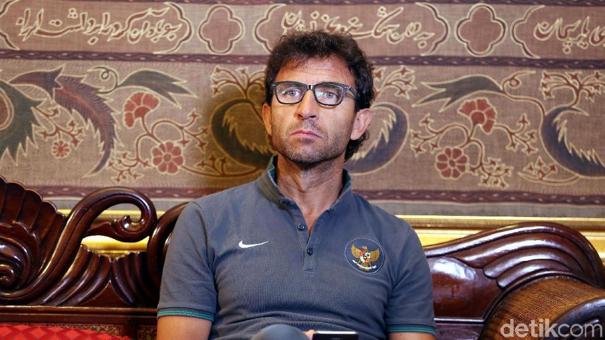 Luis Milla saat masih menjadi pelatih Timnas Indonesia U-23. (Foto: Rengga Sancaya/detikcom)