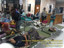 Keracunan Makanan, 62 Warga Kampung Cikancung Dilarikan ke Dua RS