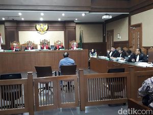 Sidang Bupati Rita, Saksi Ungkap Tarif Rp 60 Juta Setiap Urus Izin Sidang Bupati Rita, Saksi Ungkap Tarif Rp 60 Juta Setiap Urus Izin
