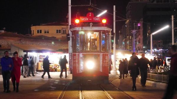 Foto: Tram Jadul Wujudnya Kayak Gini