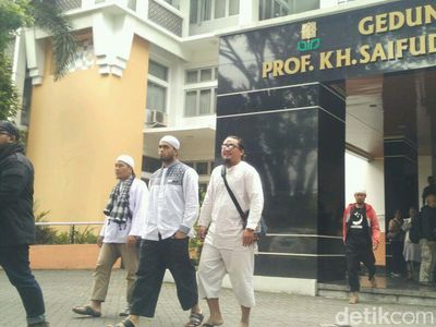 Foto: Polemik Cadar, Ormas-ormas Datangi UIN Kalijaga