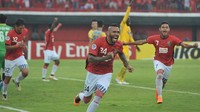 Gol yang membuat stadion Wayan Dipta bergemuruh. Demerson merayakan golnya dengan sukacita. (Nyoman Budhiana/Antara)