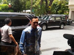 AHY Tiba di Kantor Wiranto, Tak Jelaskan Maksud Kedatangan