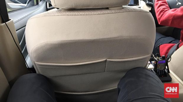 CNNIndonesia.com duduk di kursi baris kedua Mitsubishi Xpander