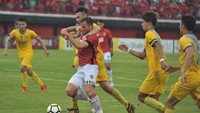 Bali United berusaha meraih kemenangan setelah cuma meraih satu poin di dua laga awal. Bali United menjamu Thanh Hoa di Stadion Kapten I Wayan Dipta, Gianyar, Rabu (7/3/2018) (Nyoman Budhiana/Antara)