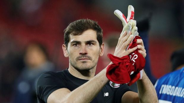 Masa depan Iker Casillas musim depan belum jelas.