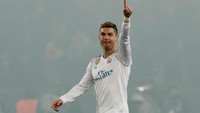 3. Cristiano Ronaldo sudah tampil 152 kali di Liga Champions untuk Manchester United dan Real Madrid. Penampilan teranyarnya di tengah pekan, lawan Paris Saint-Germain, membuat Ronaldo kini duduk di posisi ketiga daftar ini. (Foto: Benoit Tessier/Reuters)