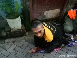 Melihat Petugas Command Center 112 Saat Taklukan Ular Sanca