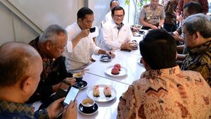 Begini Gaya 10 Politisi Indonesia Saat Ngopi, Siapa yang Paling Keren Ya?