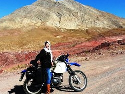 Cerita Wanita Inggris Solo Touring Motor di Iran
