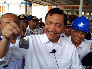 Menko Luhut Apresiasi Kecepatan Uji KIR Wiyung Menko Luhut Apresiasi Kecepatan Uji KIR Wiyung