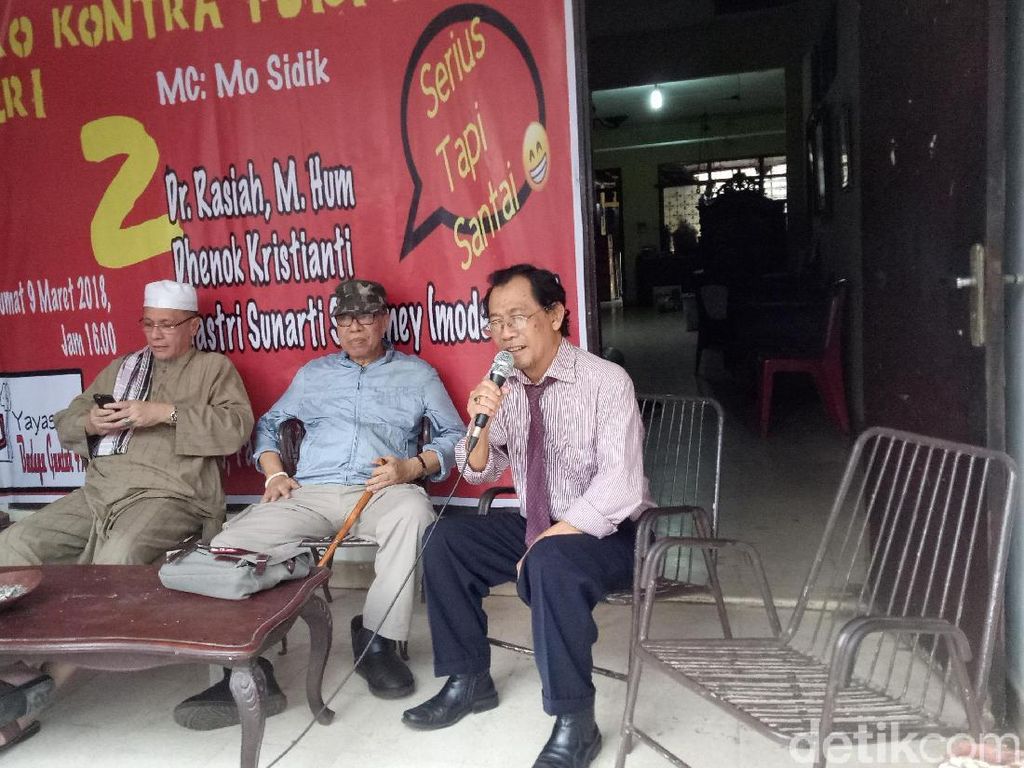 Mereka Ramai-ramai Menolak Jokowi Mereka Ramai-ramai Menolak Jokowi