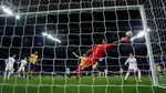 Gianluigi Buffon Si Tua-tua Keladi