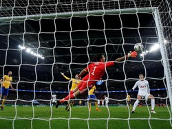 Meski demikian, Buffon tampil gemilang. Dia mampu membukukan lima kali penyelamatan di sepanjang pertandingan. (Foto: Andrew Couldridge/Action Images via Reuters)