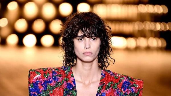 8 Top Tren Busana 80-an yang Muncul Lagi di Paris Fashion Week