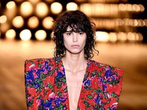 8 Top Tren Busana 80-an yang Muncul Lagi di Paris Fashion Week