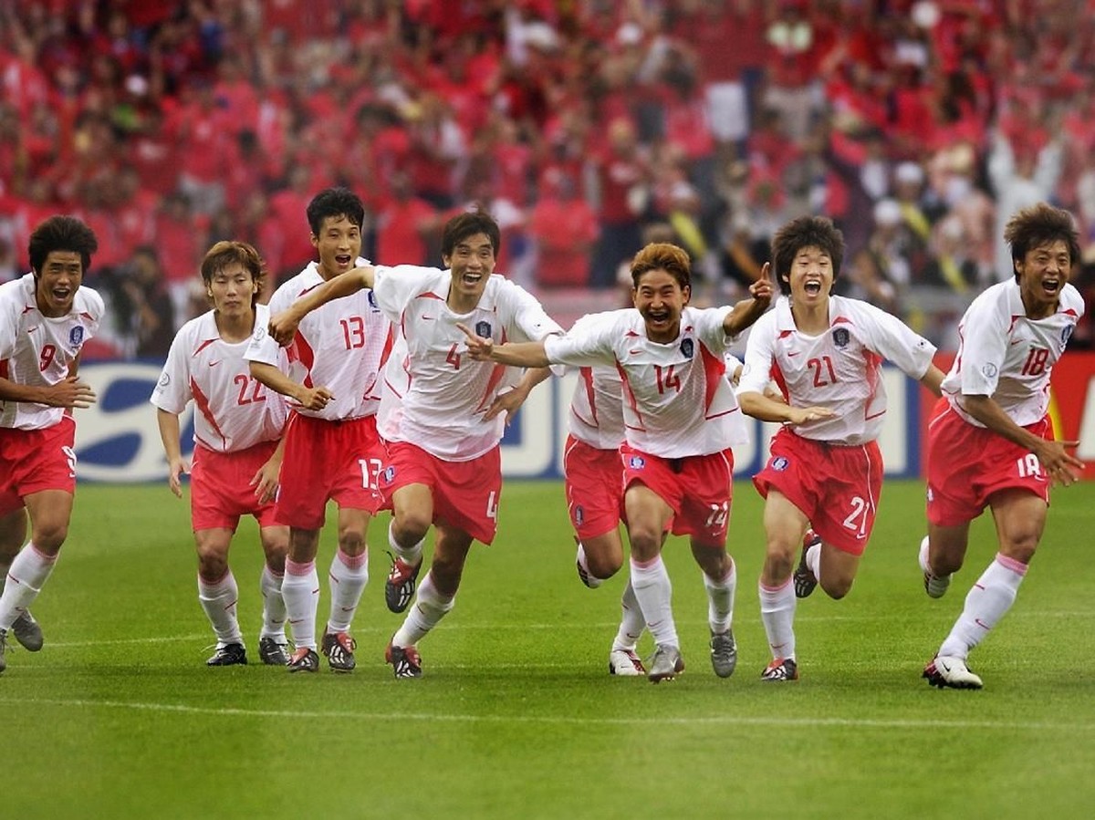 Timnas Korea Selatan melangkah sampai semifinal Piala Dunia 2002 (Shaun Botterill/Getty Images)