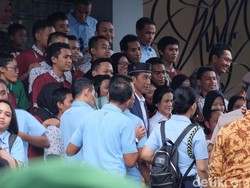 Usai Bagikan PKH, Jokowi Mampir ke Restoran Bandeng di Gresik
