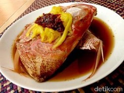 Sedapnya! Pallu Kaloa, Sajian Ikan Berkuah Hitam Khas Makassar