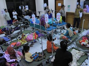 Keracunan Massal di Cikancung Bandung, 21 Orang Dirawat Keracunan Massal di Cikancung Bandung, 21 Orang Dirawat