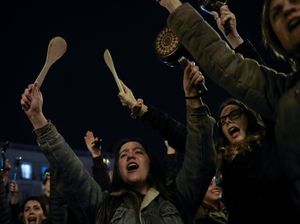 Foto: Demo Bawa Panci di Spanyol di Hari Perempuan Internasional Foto: Demo Bawa Panci di Spanyol di Hari Perempuan Internasional