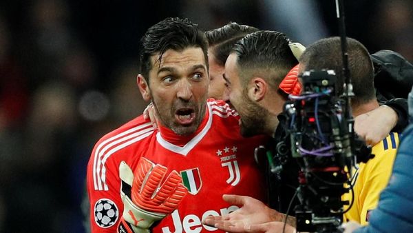 Gianluigi Buffon Si Tua-tua Keladi