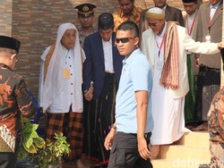 Jokowi Tepis Bahas Pilpres dengan Pengasuh Ponpes di Gresik