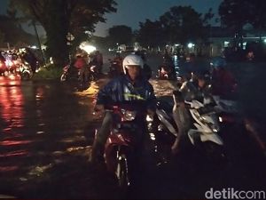Banjir Landa Bandung Timur Berimbas Kemacetan di Sejumlah Titik
