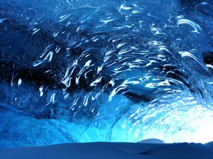 Foto: Gua Es yang Mirip Seperti di Negeri Dongeng