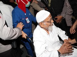 Saksi Bom Thamrin Sebut Baasyir Masuk ISIS karena Abdurrahman