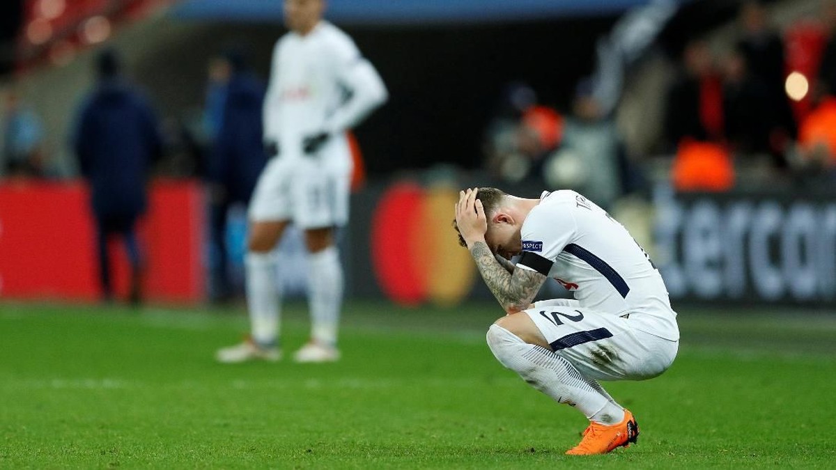 Para pemain Tottenham Hotspur kecewa berat usai disingkirkan Juventus dari Liga Champions (John Sibley/Action Images via Reuters)