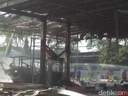 7 Mobil PMK Padamkan Kebakaran SPBU di Kawasan Industri SIER