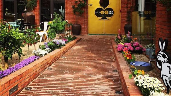 Intip Kafe Miss Yoon In Wonderland yang Jadi Incaran Foodies Korea