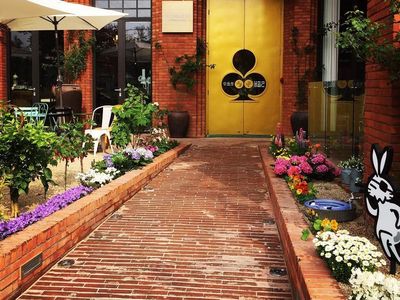 Intip Kafe Miss Yoon In Wonderland yang Jadi Incaran Foodies Korea