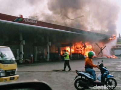 Foto: SPBU di Sidoarjo Terbakar, 1 Orang Tewas dan 5 Terluka