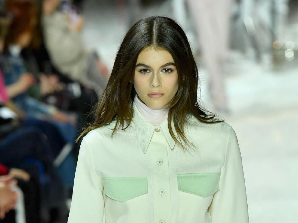 Koleksi Perdana Anak Cindy Crawford x Karl Lagerfeld, Seperti Apa? Koleksi Perdana Anak Cindy Crawford x Karl Lagerfeld, Seperti Apa?