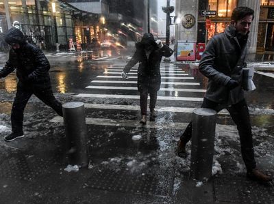 Penampakan Kota New York yang Diterjang Badai Salju Parah