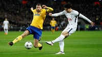 Pada babak pertama, Spurs banyak menekan lewat sisi kiri. Pergerakan Son Heung-min benar-benar merepotkan Andrea Barzagli. Foto: John Sibley/Action Images via Reuters