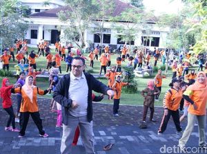 Sudirman Said Gabung Senam, Ibu-ibu di Wonosobo Gagal Fokus