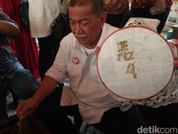 Datangi Sentra Batik Cirebon, Demiz Soroti Regenerasi Perajin Batik