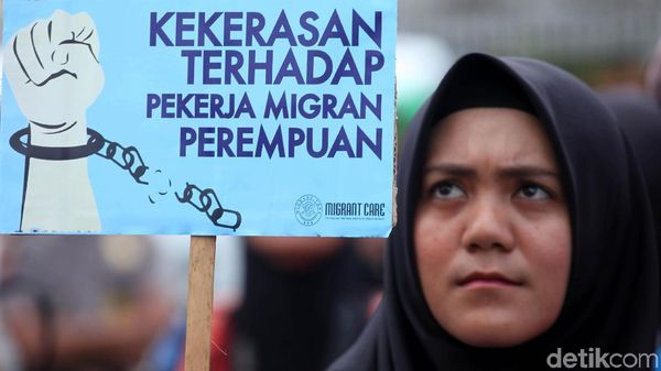Peringati Hari Perempuan, Massa Demo DPR