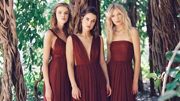 Foto: Inspirasi 10 Tema Baju Bridesmaid yang Tren di 2018