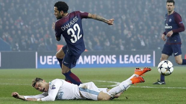 Cedera ligamen yang dialami Dani Alves memaksanya absen di Piala Dunia 2018.