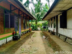Rumah Tanpa Tembok di Kampung Adat Kuta