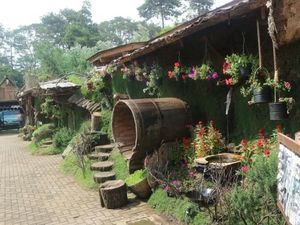 Ternyata, Ada Rumah Hobbit di Lembang Ternyata, Ada Rumah Hobbit di Lembang